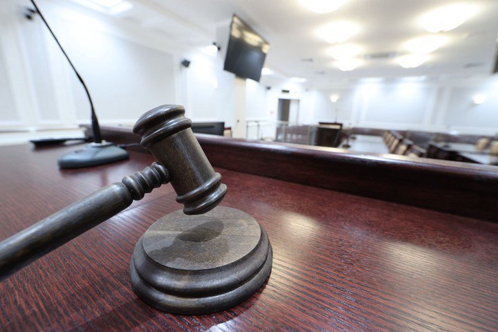 Лжепсихолог оказался насильником и мошенником 44 летний житель Казани несколько лет изображал психолога принимал женщин и принуждал их к сексу пользуясь их доверчивостью и уязвимостью Девять других он просто обманул взял 800 тысяч рублей за консультации к медицине никак не относящиеся Образования разумеется не было только фантазия и жадность Расследование завершено дело отправлено в суд Теперь мужчину ждет консультация у Фемиды и сеансы там будут совсем другого формата   Подпишитесь на Абзац TG VK Дзен MAX Rutube