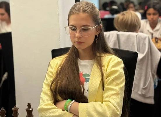 Шахматистка с Ямала принесла России золото Азии Галина Михеева, воспитанница Полярной шахматной школы Анатолия Карпова, одержала победу на первенстве Азии по рапиду в Шри-Ланке. Тренируется спортсменка под руководством наставника Александра Потапова. Турнир проходил в Калутаре и завершился 26 июня, в нем приняли участие 70 шахматисток из 11 стран. Поздравляем #ЯмалСпорт #Шахматы Ямал Спорт Поддержать нас бустом