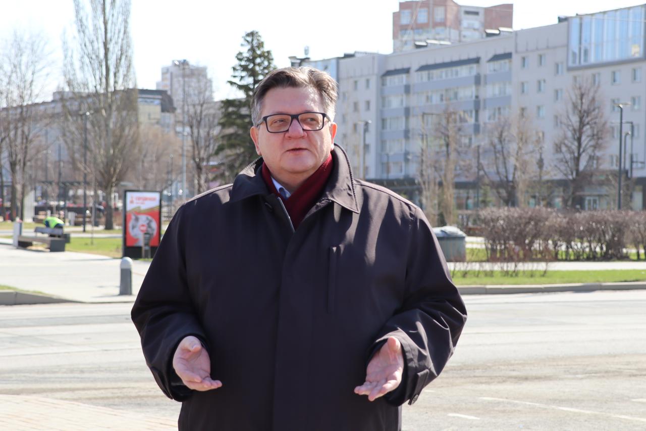 На 57 м году жизни скончался пермский политик Сергей Неганов после продолжительной болезни пишет газета Звезда Сергей Неганов историк по образованию работал журналистом в том числе и главным редактором газеты Пермские ведомости и политтехнологом В 90 е он был политическим советником мэра Перми затем работал в городской думе а после перешёл на региональный уровень в администрацию губернатора Там он возглавлял департамент внутренней политики затем стал заместителем руководителя краевой администрации В 2015 году Сергей Неганов занял пост главы Пермского государственного архива социально политической истории Подписаться Прислать новость