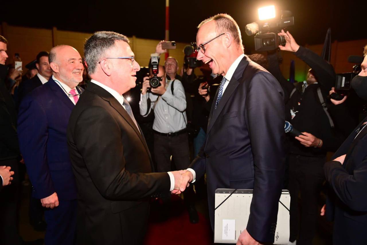 Канцлер ФРГ Мерц прибыл в Израиль с первым официальным визитом На 7 декабря запланирована встреча Мерца с премьер министром Израиля Нетаньяху и совместная пресс конференция Caucasian bureau