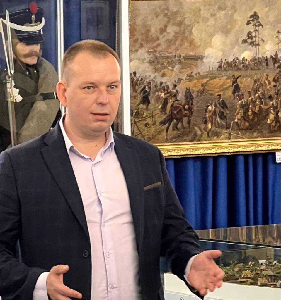 У главы Малоярославецкого округа появился новый зам Правой рукой Вячеслава Парфёнова назначен Михаил Крылов возглавлявший Администрацию Малоярославца С сегодняшнего дня он курирует все территориальные отделы Малоярославецкого округа Наш канал в MAX