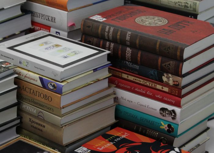 Жители России впервые читают художественную литературу больше чем социальные сети Ей отдали предпочтение 40 опрошенных социологами ВЦИОМа