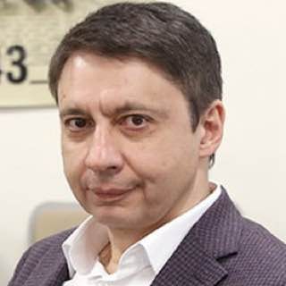 Пассивный инвестор, тебе тут звоночек. Введение фиксированного налога на доходы физических лиц НДФЛ для неработающих обеспеченных граждан предложили рассмотреть в России. С такой инициативой выступил профессор Финансового университета при правительстве страны Александр Сафонов. «Для неработающих официально граждан, получающих теневые доходы, и „профессиональных бездельников“ на иждивении можно было бы ввести фиксированные НДФЛ и взнос в фонд обязательного медицинского страхования ОМС . Поскольку они пользуются социальными благами, не платя ничего в государственную казну», — заявил Сафонов. Треугольный метр