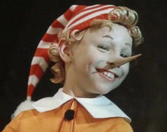 Мосгорсуд запретил скачивать песню Бу ра ти но и еще 246 композиций через приложение Apple Music Такое решение принято в качестве обеспечительной меры по иску композитора Алексея Рыбникова обладающего исключительными правами на эти произведения Помимо Бу ра ти но под запрет попали произведения из других советских фильмов в т ч из Острова сокровищ Тот самый Мюнхгаузен и др Иск был подан к Apple в связи с тем что Рыбников не предоставлял ей прав на распространение своих произведений Следующее заседание по делу назначено на 2 февраля Беларусьфильм Telegram Max