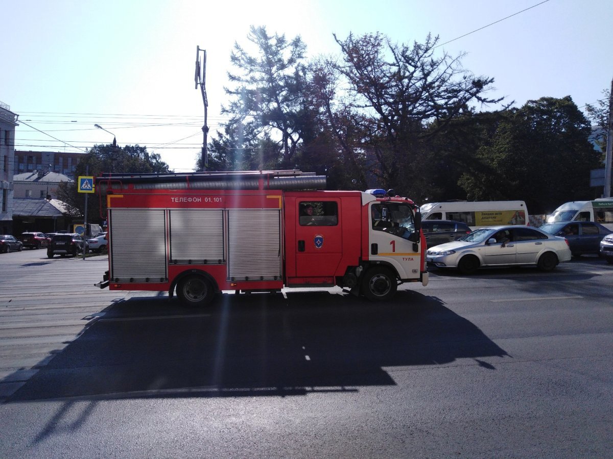 #Происшествия В Заокском районе из пожара в доме спасли одного человека  В Тульской области 21 декабря в переулке Святой села Яковлево в Заокском районе вспыхнул жилой дом.  Тульские Известия