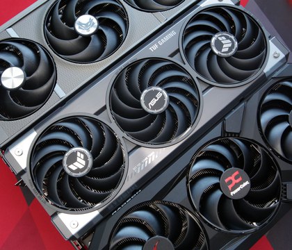 Японские геймеры отказываются от покупки карт Radeon RX 9000 из за стремительного роста цен Gazlog Недавнее исследование издания TechSpot показало что за последние месяцы цены на видеокарты текущего поколения выросли в среднем на 15 Однако в некоторых регионах мира GPU подорожали куда сильнее Японское издание Gazlog сообщает что в период с ноября 2025 года по январь 2026 года локальные цены видеокарт линейки Radeon RX 9000 увеличились на целых 30 40