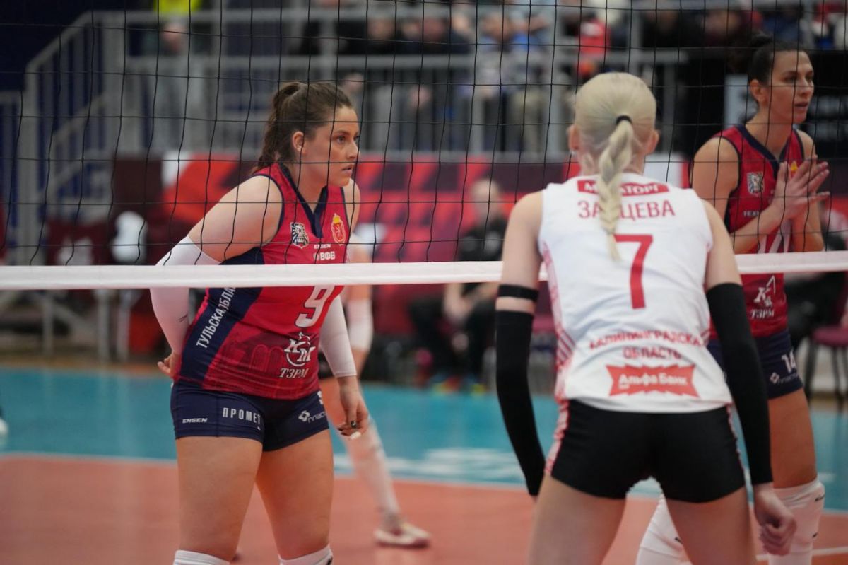 Локомотив выигрывает партию и сравнивает счёт в матче с Тулицей   newstula ru fn 1777806 html Во второй партии победу одержал калининградский Локомотив со счётом 25 22 Команды показывают волейбол высокого уровня Во втором сете роль лидера на себя взяла Анна Прасолова В упорной концовке калининградские волейболистки сыграли увереннее   Прислать новость Подписаться   Мы в MAX