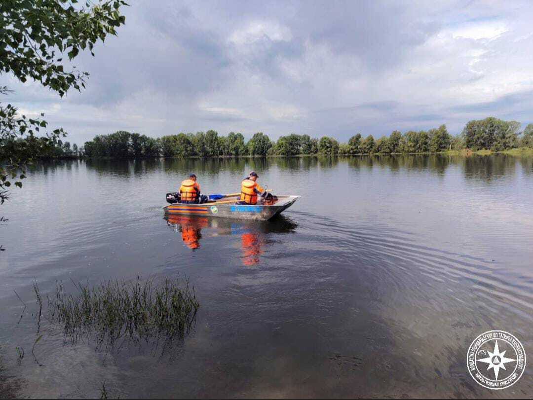 В Мелеузовском районе во время купания 10 июня утонул мужчина. Его тело нашли сегодня Сообщение о том что 40-летний мужчина утонул поступило 10 июня в службу 112. Спасатели в тот же день приступили к поисковым работам. Тело искали водолазы 9 дней под водой и по поверхности водоёма. Сегодня, 19 июня, тело мужчины было обнаружено и извлечено из озера.
