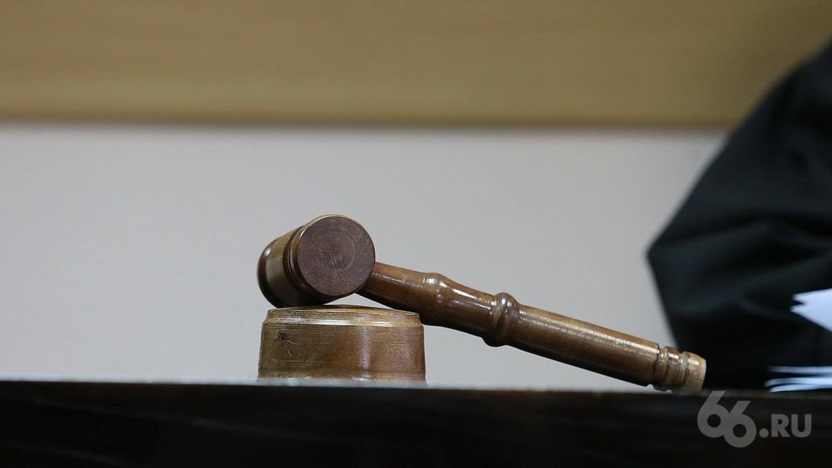 Смягчить наказание за хранение наркотиков предлагает Верховный суд РФ Речь идет об инициативе не лишать свободы граждан, впервые попавшихся на хранении или приобретении запрещенных веществ без цели сбыта. По мнению авторов законопроекта, виновных по этой статье надо отправлять не в колонию, а на лечение от наркозависимости. Это должно помочь избежать повторных преступлений. Поддерживаете идею? — да — нет