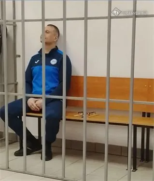 Субсидия вне закона Как руководитель ХК Волга Марат Шакуров оказался на скамье подсудимых В Ленинском районном суде Ульяновска стартовал резонансный процесс Ответ перед Фемидой держит бывший директор ульяновского хоккейного клуба Волга Марат Шакуров которому светит до 10 лет колони В чем обвиняется 50 летний мужчина а в чем лично считает себя виноватым в материале ulpravda ru
