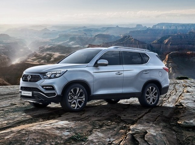 Корейские автомобили SsangYong вернутся в Россию под брендом KGM  Южнокорейский бренд SsangYong, который сменил название на KGM, выйдет на российский рынок уже в 2025 году. Его эксклюзивным дистрибьютором в нашей стране станет АО «РЭКС Моторс», сообщает пресс-служба компании.  Подробнее на сайте autostat.ru