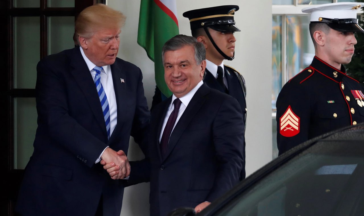 Шавкат Мирзиёев провел телефонный разговор с президентом США Дональдом Трампом после саммита ШОС в Китае