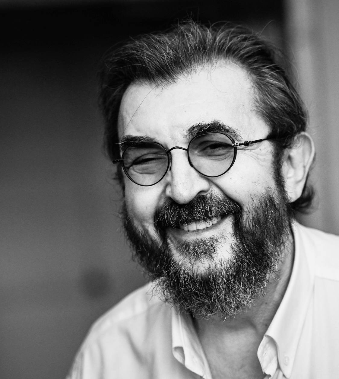 Прощание с Игорем Яковлевичем Золотовицким состоится в субботу 17 января В 10 00 начнётся гражданская панихида на Основной сцене МХТ имени А П Чехова Камергерский переулок 3 В 13 00 отпевание в Храме Софии Премудрости Божией в Средних Садовниках Софийская набережная 32 стр 13 В тот же день Игорь Яковлевич будет похоронен на Троекуровском кладбище Москвы