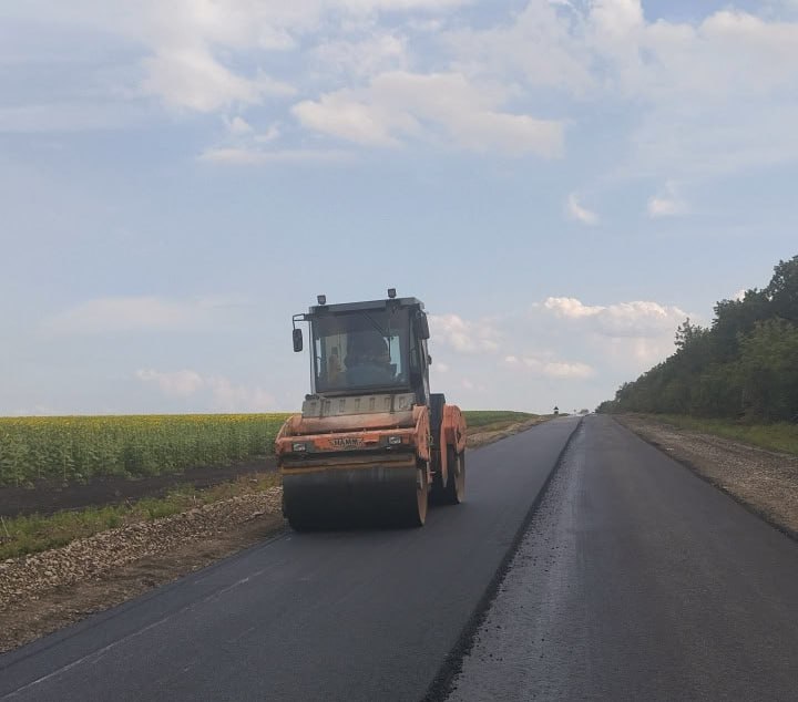 Продолжается ремонт автодороги Старобельск – Марковка  Об этом сообщили в пресс-службе Минтранса ЛНР.   ‍ Строители планируют улучшить состояние 35 км дорожного полотна. А завершить работы собираются в августе.            Вконтакте       Одноклаcсники