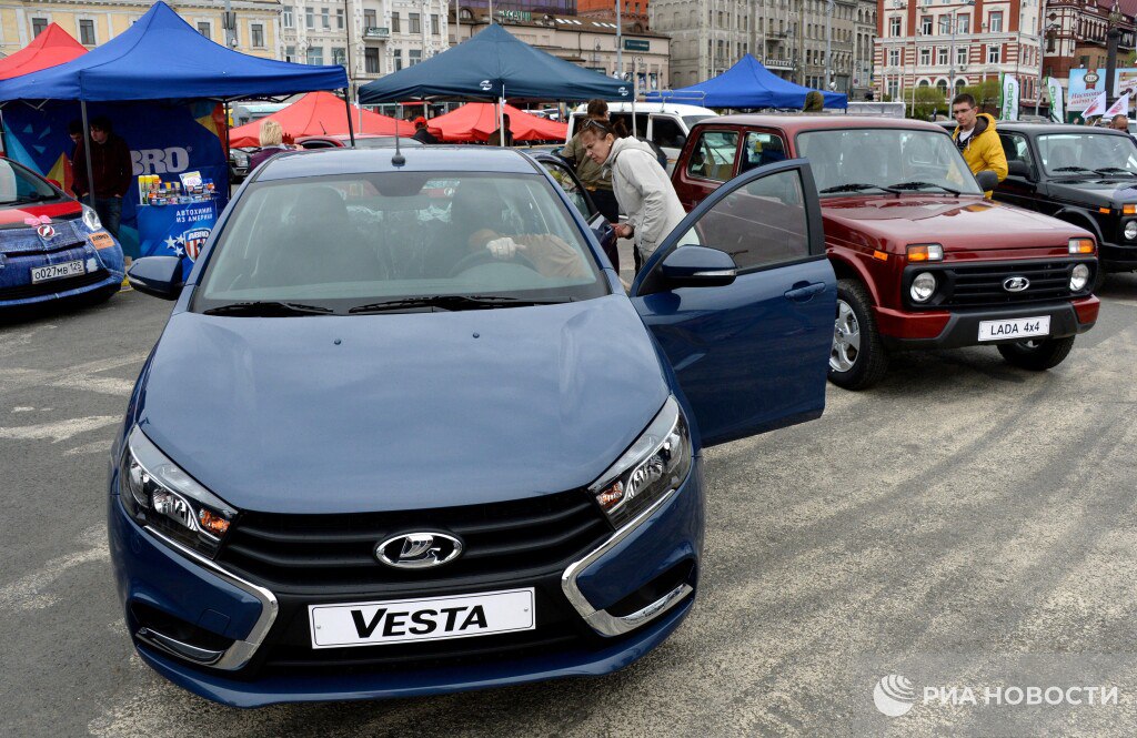 "АвтоВАЗ" отзывает более 47,1 тыс автомобилей Lada, чтобы установить на них отсутствующий блок управления системой вызова экстренных служб. Отзыву подлежат 22731 автомобиль Lada Vesta и 24408 автомобилей Lada Largus, сообщил Росстандарт.