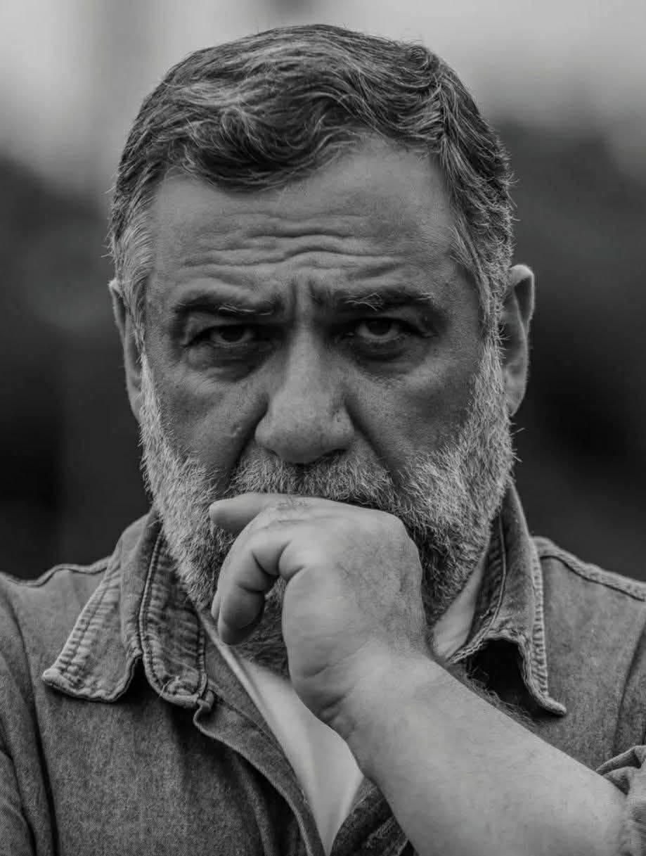 Состоялся телефонный разговор Рубена Варданяна со старшим сыном Давидом Варданяном в ходе которого Рубен попросил поделиться тремя своими мыслями 1 Арцах был есть и будет 2 Верьте в себя как в частицу Бога в добро и в свет 3 Настоящий герой это тот кто способен зажечь надежду там где её больше нет кто становится опорой для других когда они утратили веру Рубен Варданян