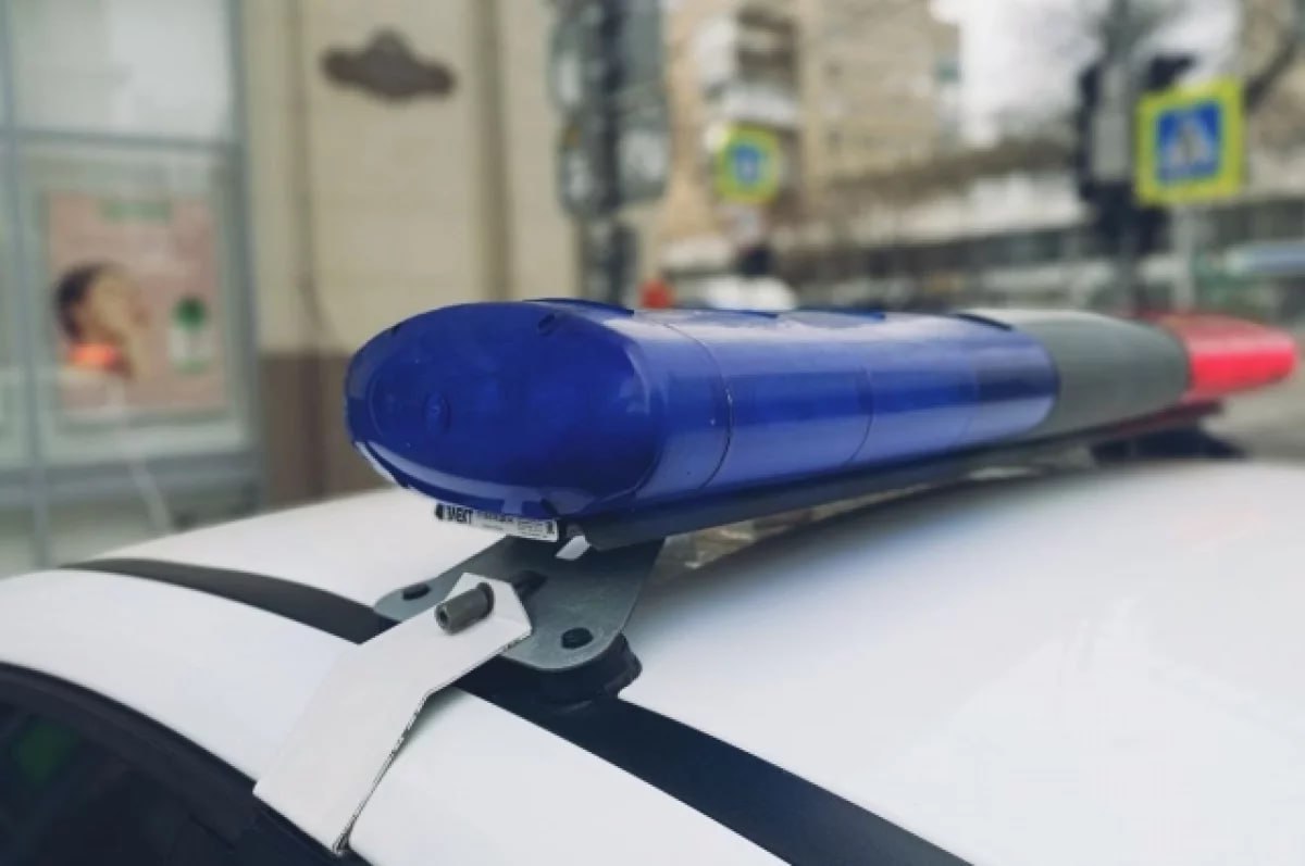 Сотрудники полиции нашли школьниц рисовавших на Вечном огне в Ейске Подростки фривольно себя вели на мемориале Павшим воинам и рисовали на памятнике Как выяснилось это школьницы 13 и 14 лет С девочками и их родителями побеседовали сотрудники ПДН По факту произошедшего на мемориале проводится проверка Мы в Max АиФ Краснодарский край в ТГ