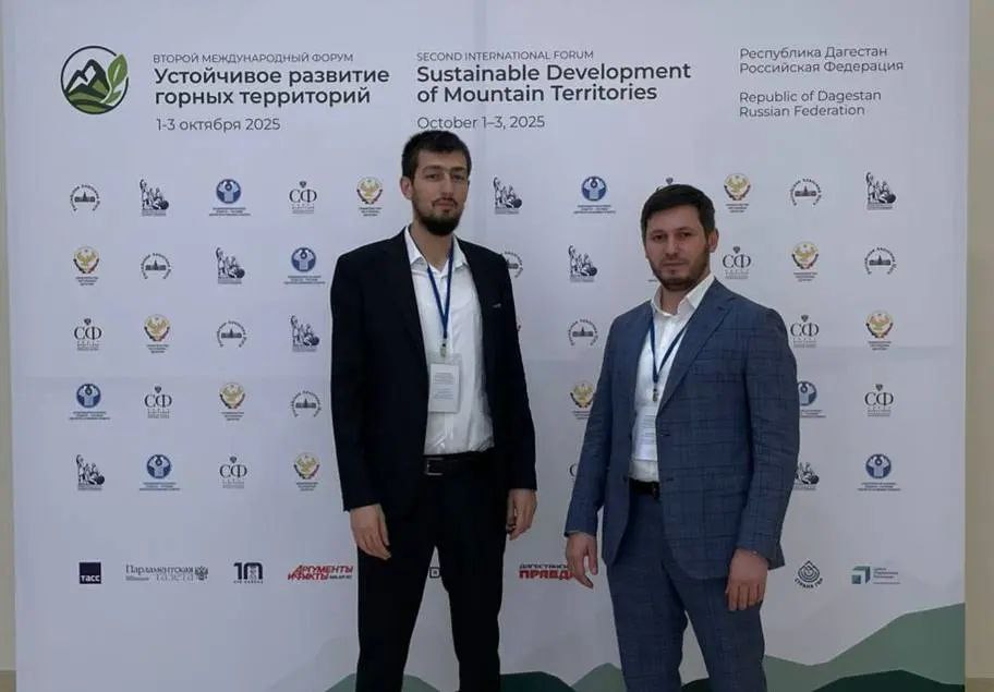 В Ингушетии появится самый высокогорный молодежный центр России В Джейрахском районе планируется создание уникального молодёжного центра Центр горского гостеприимства который станет самым высокогорным в стране Как сообщили газете Ингушетия в пресс службе регионального комитета по делам молодёжи объект расположится на высоте более тысячи метров и станет первой полноценной площадкой молодежной политики в горной части республики Проект получил поддержку Федерального агентства по делам молодежи в рамках национального проекта Молодежь и дети и конкурса Регион для молодых На его ремонт и оснащение направлено более 13 миллионов рублей Центр объединит несколько направлений здесь откроется Мастерская горских адатов для образовательных встреч и культурных программ Мастерская национальной кухни с кулинарными мастер классами гончарная мастерская для возрождения ремесел а также открытый лекторий Председатель Коммолодежи Ингушетии Адам Мальсагов отметил что новый центр создаст условия для трудоустройства досуга и самореализации молодых людей проживающих в Джейрахском районе и других точках республики Кроме того по прогнозам учреждение станет точкой притяжения для туристов и площадкой для проведения масштабных всероссийских мероприятий Создание подобной организации несомненно является значимым шагом в развитии молодежной политики субъекта Центр позволит не только расширить возможности для самореализации молодых людей но и повысит привлекательность Ингушетии как региона для реализации разнообразных культурных и образовательных инициатив подчеркнул собеседник ПОДПИСАТЬСЯ ПРЕДЛОЖИТЬ НОВОСТЬ