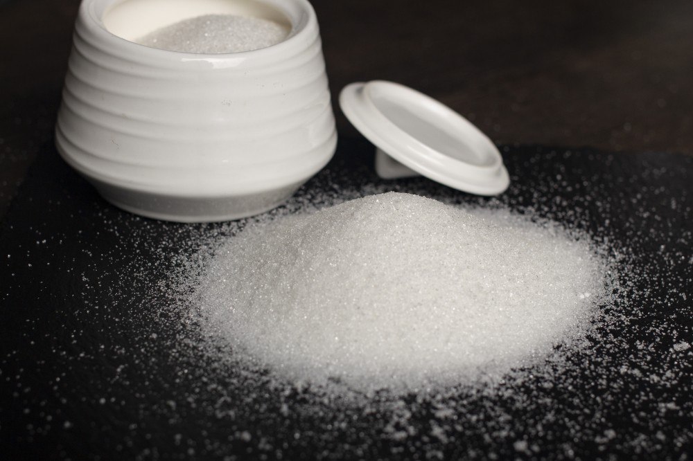 В Алтайском крае продолжается сезон переработки сахарной свеклы На Черемновском сахарном заводе несмотря на выходные и праздничные дни продолжалась переработка сахарной свеклы По информации предприятия по состоянию на 09 01 2026 объем принятой сахарной свеклы с августа 2025 года составил 846 6 тыс тонн переработано свеклосырья 824 9 тыс тонн выработано сахара песка 102 2 тыс тонн дигестия доля содержания сахара в свёкле составляет 14 93 Отметим что ОАО Черемновский сахарный завод входящий в холдинг Группа компаний Доминант является единственным переработчиком сахарной свеклы за Уралом Фото архив Алтайпищепрома