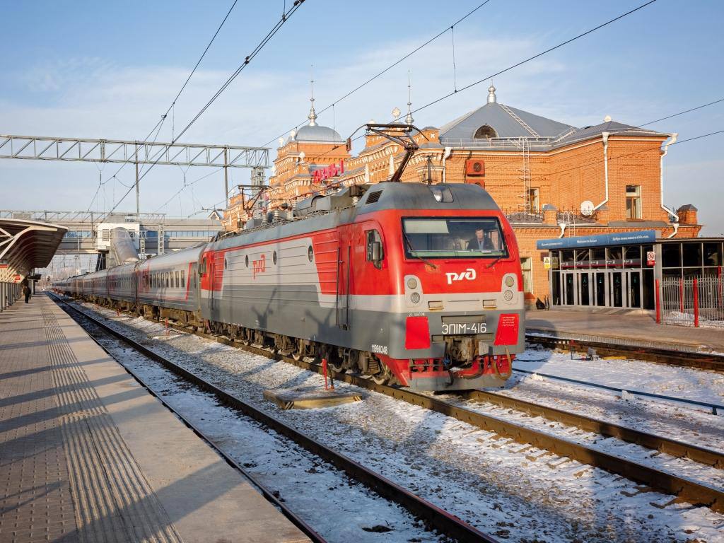 Пассажирские перевозки выросли в 2025 году   Отправление пассажиров на Горьковской железной дороге увеличилось почти на 1 в прошлом году За этот период перевезены около 40 млн человек в том числе 30 7 млн в пригородном сообщении 1 9 2 млн в дальнем следовании на уровне 2024 года