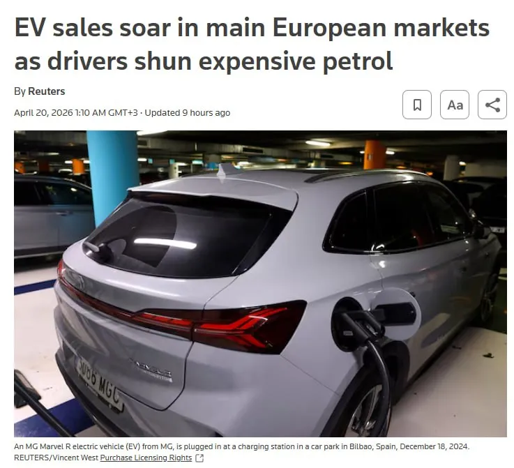 Продажи электромобилей на крупнейших автомобильных рынках Европы подскочили на треть в первом квартале 2026 года на фоне подорожания бензина из за войны в Иране пишет Reuters По данным агентства количество проданных в январе марте электрокаров достигло 560 000 единиц показатель только за март превысил прошлогодний на 51 3 240 000 машин в 15 европейских странах E Mobility Europe и New Automotive отметили что проданных за квартал электромобилей достаточно чтобы сократить потребление нефти на 2 млн баррелей в год jkinvest news jkinvest