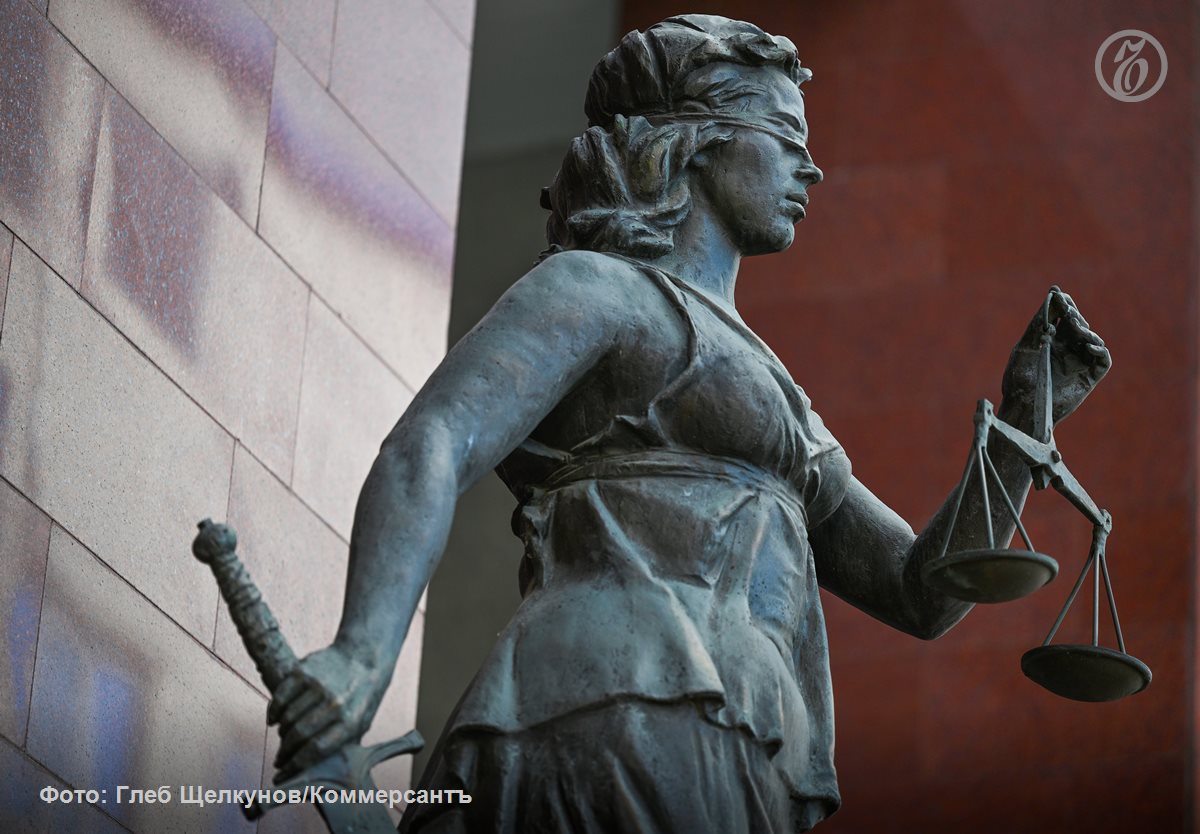 Закончено расследование уголовного дела бенефициара ООО Вектор Алексея Кузнецова фигурировавшего в лондонском списке бизнес омбудсмена Бориса Титова стало известно Ъ По версии обвинения предприниматель с сообщниками похитил порядка 6 млрд руб полученных в качестве займов на закупку зерна Алексей Кузнецов не в первый раз оказался под следствием В мае 2017 года в отношении него было возбуждено уголовное дело по обвинению в незаконной банковской деятельности и неправомерном обороте средств платежей Позже он стал фигурантом так называемого лондонского списка переданного в феврале 2018 года президенту Владимиру Путину бизнес омбудсменом Борисом Титовым В октябре 2020 года Ленинский районный суд Ростова на Дону назначил вернувшемуся бизнесмену три года условно Что стало с участниками списка Бориса Титова после их возвращения в Россию в справке Ъ Ъузнал