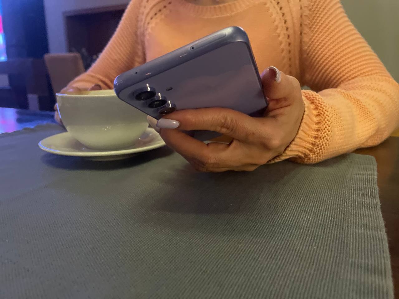 Жители Омска жалуются на работу WhatsApp принадлежит компании Meta деятельность которой признана в РФ экстремистской и запрещена По словам пользователей сбой они заметили несколько дней назад У некоторых жителей региона сообщения не отправляются вообще либо отправляются с задержкой Также есть жалобы на медленную загрузку медиафайлов или полную невозможность их отправить загрузить Новости Омска Подписаться