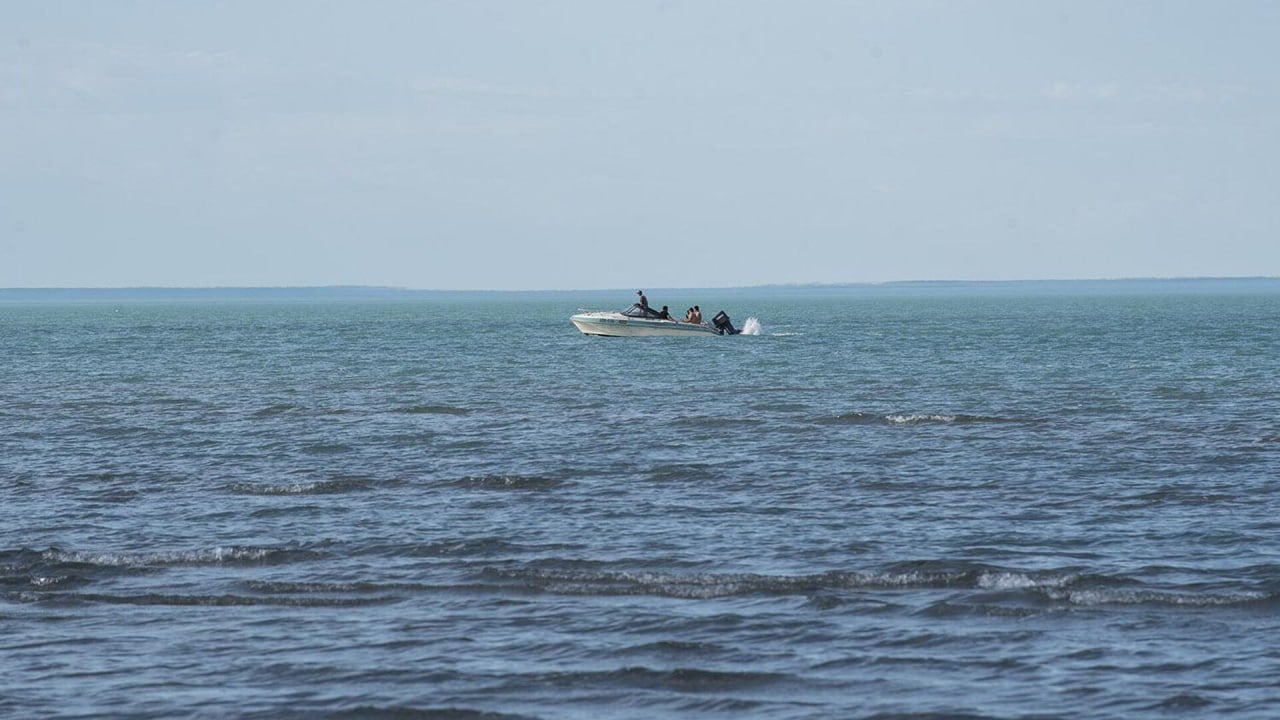 С начала года в Балхаш направили 15,4 млрд кубометров воды  На 4 млрд кубометров больше, чем в 2023-м, сообщает Минводы Казахстана.   Из них 3,3 млрд кубометров — паводковая вода, которую перенаправили в Балхаш.