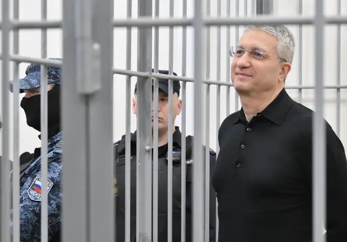 5 декабря Москва 5 декабря ИНТЕРФАКС Пресненский суд Москвы неполностью обратил в доход государства имущество бывшего замглавы Минобороны Тимура Иванова а также его родственников и близких на сумму более 1 2 млрд рублей