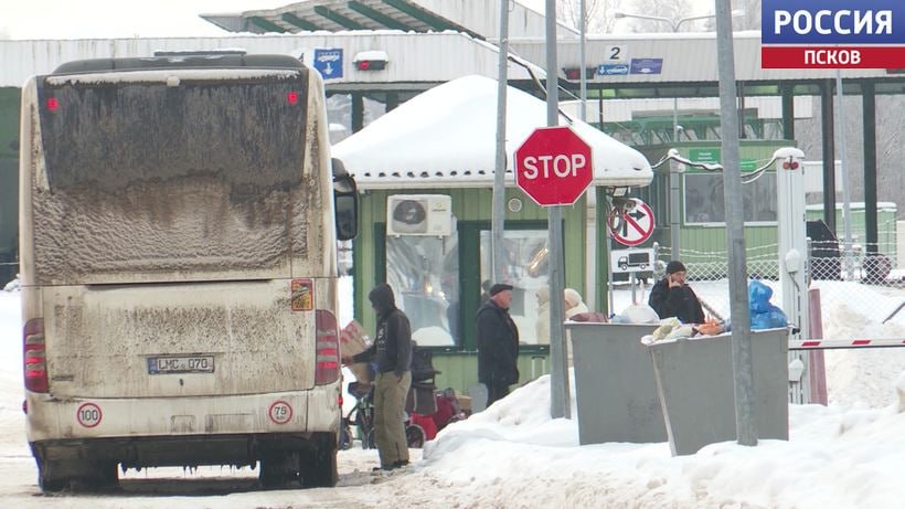 С сегодняшнего дня пересечь границу через пункты пропуска Шумилкино и Куничина Гора можно только с 8 до 20 часов Ночью с эстонской стороны они будут закрыты Такое решение приняло правительство недружественной прибалтийской республики Ограничения будут действовать пока до 23 мая Граждан просят учитывать данную информацию при планировании поездок