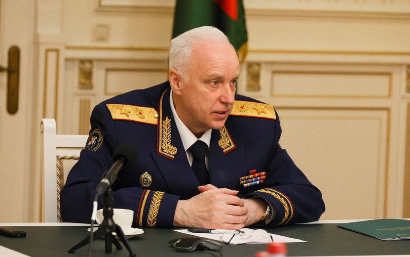 Жалобы дошли до Бастрыкина Председатель СК России Александр Бастрыкин поручил доложить о результатах проверки по информации о ненадлежащем содержании фельдшерско-акушерского пункта в деревне Татарские Парзи Глазовского района. Поводом стали сообщения в соцсетях о том, что в здании медучреждения отсутствует водоснабжение и отопление, из-за чего нарушаются санитарные нормы и температурный режим. #Ижевск #Удмуртия