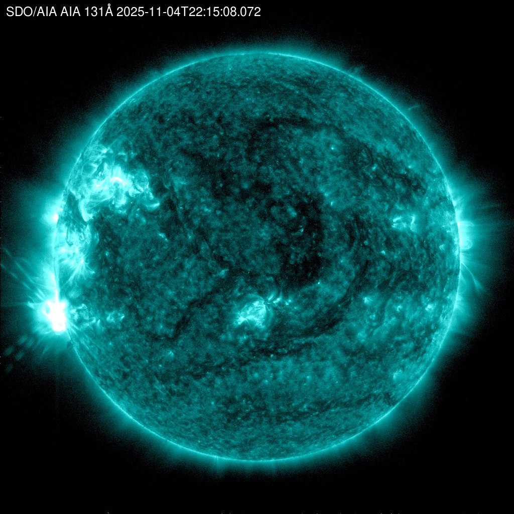 Вторая за сутки вспышка высшего балла Х произошла на Солнце сообщают астрономы Подписаться на РИА Новости