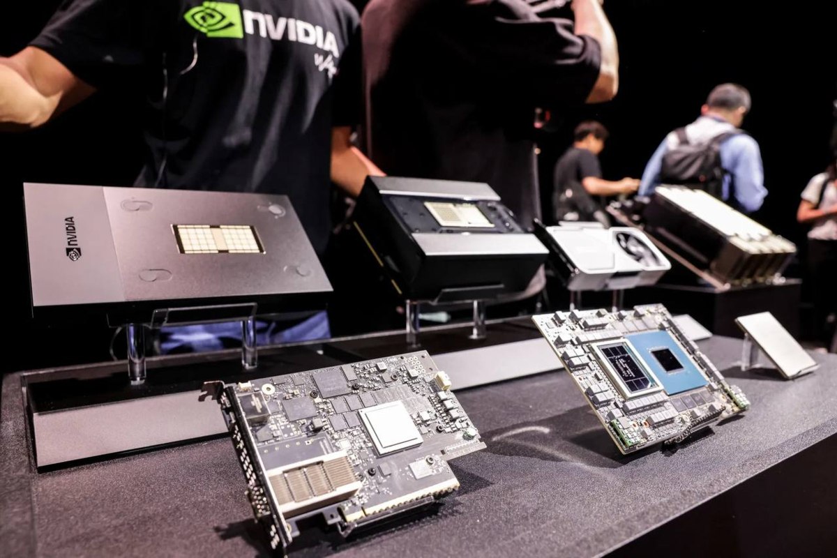 Власти Китая позволят DeepSeek закупать у Nvidia чипы H200 окончательные условия находятся на стадии согласования узнало Reuters Alibaba Tencent и ByteDance якобы уже получили аналогичные разрешения vc ru legal 2714417