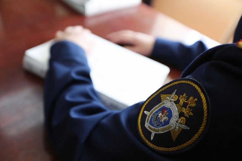 Следователи возбудили уголовное дело по факту гибели троих воронежцев из-за отравления угарным газом Квартира была оснащена водяным проточным газовым нагревателем. В ней было обнаружено тело 54-летней хозяйки жилплощади с признаками отравления окисью углерода. Отравление также стало причиной гибели семейной пары, проживавшей на третьем этаже по единому газопроводу. Скончались 62-летний мужчина и 58-летняя женщина. ↗ Прислать новость Подписаться
