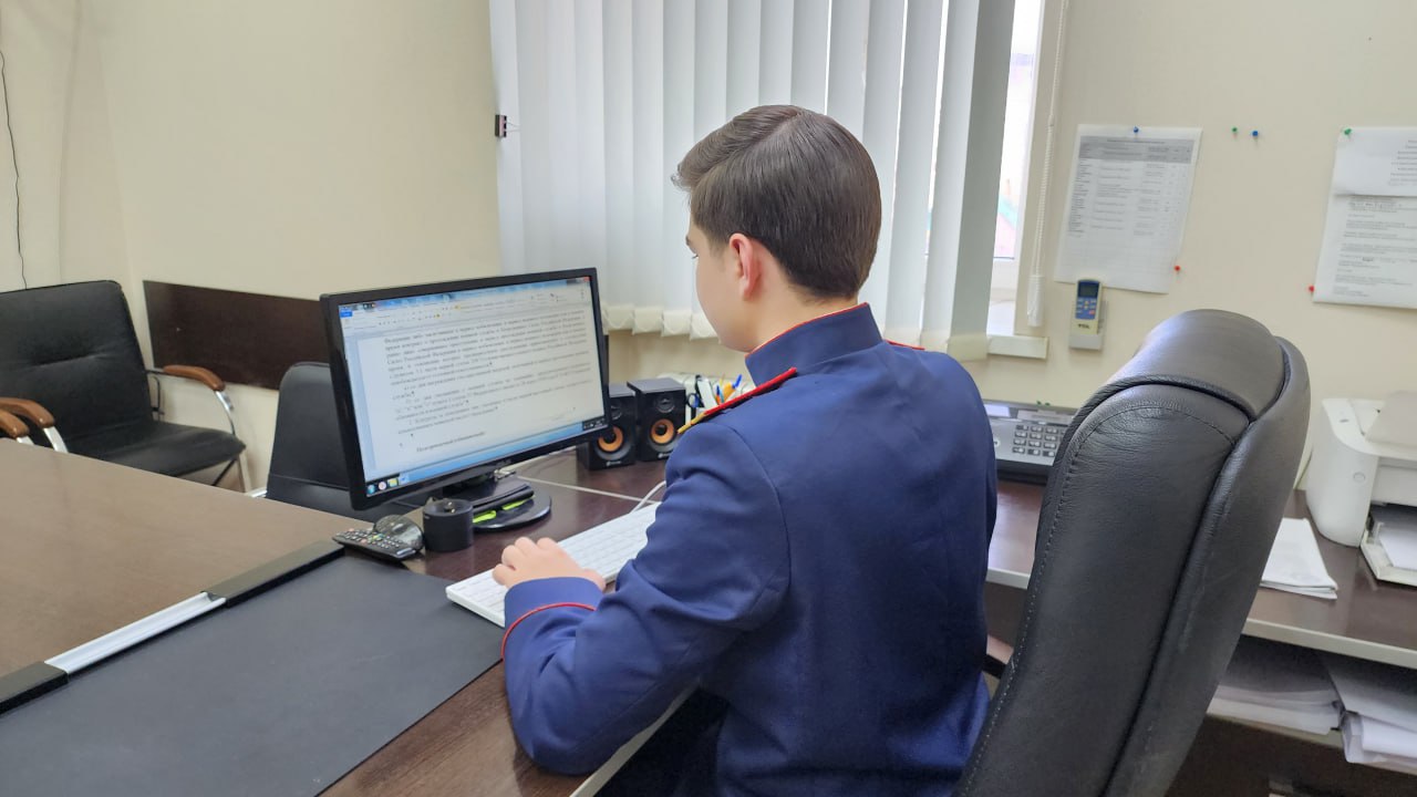 В Карачаево Черкесии пьяный мужчина буянил в больнице а теперь может заработать судимость Происшествие случилось в Адыге Хабльском районе республики 30 июля 2025 года В местной больнице мужчина вёл себя агрессивно На место прибыли полицейские и пациент который был пьян кинулся с кулаками на одного из правоохранителей Буяна успокоили а позже против него возбудили уголовное дело о применении насилия в отношении представителя власти сообщили в управлении Следкома по Карачаево Черкесии По данным нашей редакции обвиняемый Баракаев скоро предстанет перед судом Подписывайтесь на нас во ВКонтакте и в Одноклассниках чтобы быть в курсе самых интересных новостей Кавказа Подписывайтесь на телеграм канал АиФ Северный Кавказ