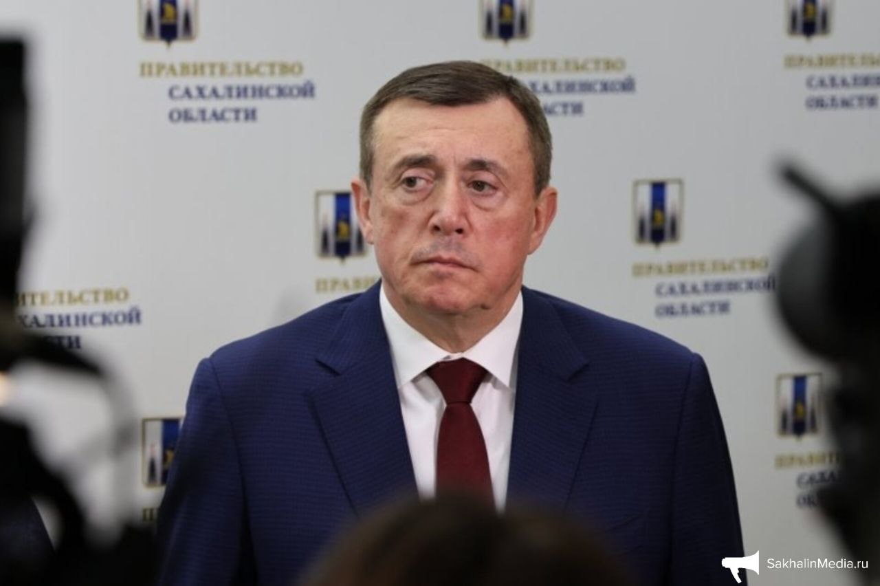 Валерий Лимаренко встретится с жителями Южно Курильского района 6 и 7 ноября Встреча 16 с жителями острова Шикотан пройдет 6 ноября в 13 00 в Малокурильском доме культуры по адресу улица 50 лет СССР д 4а Там же в 12 00 руководители органов исполнительной власти и сотрудники районной администрации проведут личный прием граждан 16 В пятницу 7 ноября в 10 00 состоится встреча с жителями острова Кунашир в Южно Курильском районном доме культуры по адресу улица Ильичева д 4 С 9 00 на площадке будут работать министры регионального правительства сотрудники местной администрации и военный комиссар Время встреч может быть скорректировано в зависимости от погодных условий и прибытия воздушного судна SakhalinMedia Прислать новость