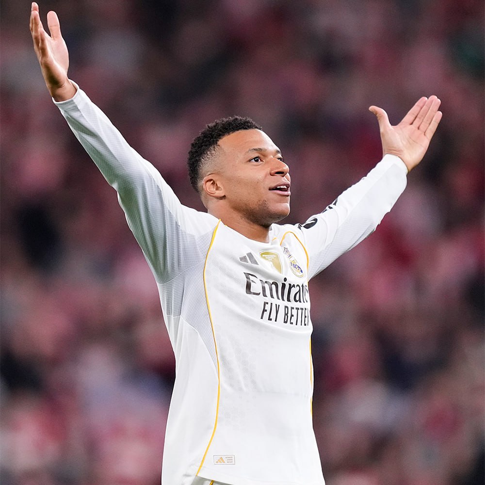 Килиан Мбаппе сломал палец в матче с Сельтой Французский нападающий повредил безымянный палец левой руки сообщает издание Cope Однако перелом не должен помешать Мбаппе принять участие в матче Лиги чемпионов против Манчестер Сити 10 декабря Подписывайтесь на РИА Новости Спорт в MAX