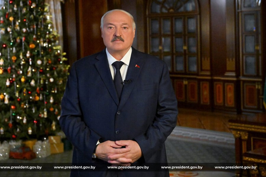 По 9 из 10 включенным телевизорам жители Беларуси смотрели новогоднее поздравление Президента в прямом эфире Суммарная доля составила фантастические 91 8 Рейтинг 34 5