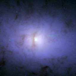 Вертикальная черная дыра в NGC 5084    Астрономы изучили галактику NGC 5084 и обнаружили, что ее сверхмассивная черная дыра ориентирована вертикально относительно галактического диска. На изображении с телескопа Хаббла виден темный диск из пыли, который вращается вокруг ядра галактики.   Исследования данных от Chandra X-ray и других обсерваторий показали 4 струи плазмы, выходящие из ядра. Это редкое явление, поскольку обычно наблюдают только 1–2 струи. Ученые предполагают, что такая ориентация могла быть вызвана столкновением с другой галактикой или процессами внутри самого ядра.  Тайны Космоса