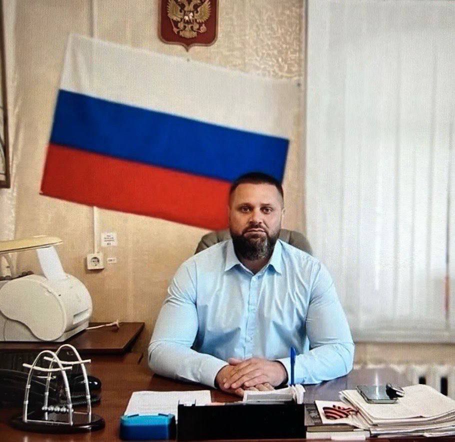 Глава сельского поселения Курской области погиб в Ракитянском районе При ударе беспилотника ВСУ погиб Александр Гаркавенко — глава Гончаровского сельского поселения Суджанского района Курской области. Атака произошла на дороге возле села Борисполье Ракитянского района. От полученных ранений Гаркавенко скончался на месте.