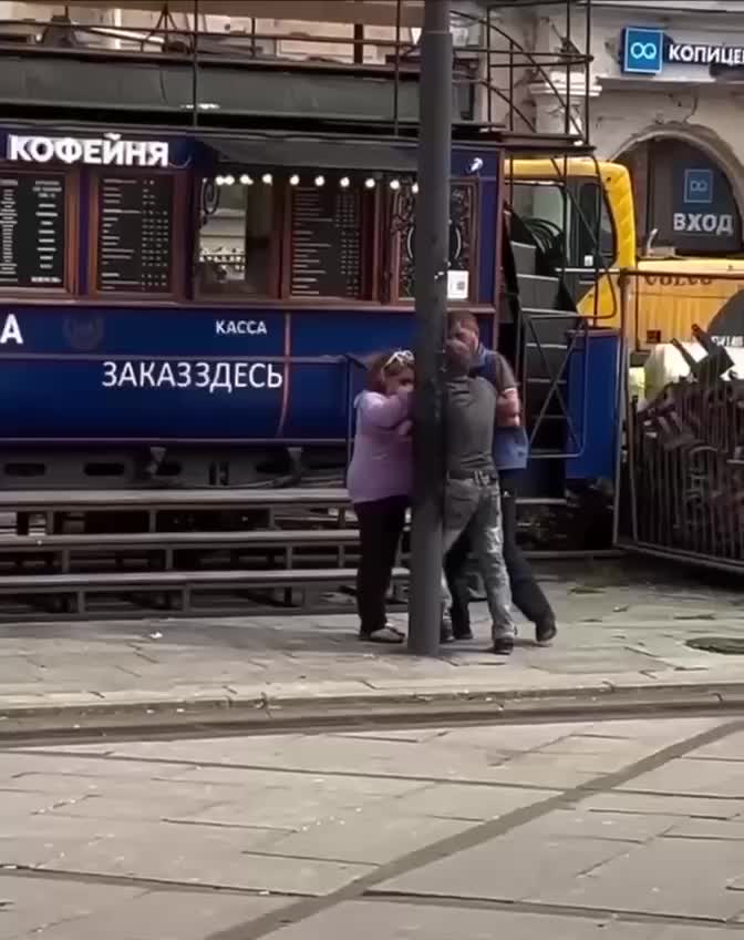Зенит провел открытую тренировку на Дворцовой площади перед матчем с Динамо