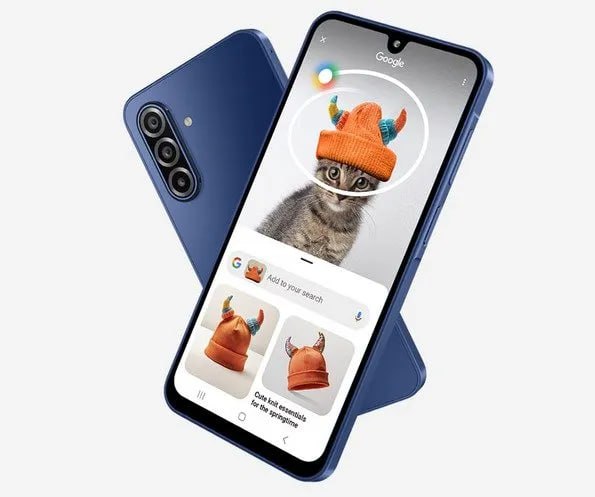 Samsung представила новый Galaxy A17 5G который позиционируется выше начального уровня Galaxy A07 предлагая улучшенные характеристики и функции Смартфон оснащен вытянутым Super AMOLED дисплеем Этот 6 7 дюймовый дисплей имеет разрешение FHD отображает 16 млн цветов предлагает частоту обновления 90 Гц и защищен стеклом Corning Gorilla Glass Victus Фронтальная камера также оснащена 13 мегапиксельной фронтальной камерой в каплевидном вырезе На задней панели установлена тройная камера с 50 мегапиксельным основным модулем 5 мегапиксельным сверхширокоугольным модулем и 2 мегапиксельным модулем для макросъемки