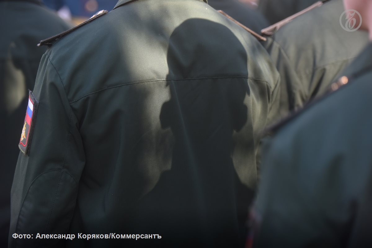 Как стало известно «Ъ», военный суд в Ростове-на-Дону смягчил приговор прапорщику одной из местных воинских частей Сефербегу Гаджиеву, который получил внушительный срок за то, что пугал своих сослуживцев рассказами о якобы успехах украинской армии и неудачах российской.   Однако апелляционная инстанция с учетом смягчающих обстоятельств заменила лишение свободы штрафом, вернула осужденному звание, и теперь он может продолжить службу в зоне СВО.    Подробности — в материле «Пораженческие разговоры обошлись в 2,5 млн».   #Ъузнал