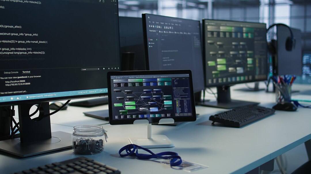 Зарплаты в IT-сфере и маркетинге могут снизиться Рост зарплат у IT-специалистов замедлился из-за сворачивания проектов и активного внедрения технологий искусственного интеллекта. В лучшем случае доходы в этой сфере сохранятся на текущем уровне, считают эксперты. В маркетинге также не ожидается роста зарплат, так как компании сосредоточены на работе с текущими клиентами и не наращивают набор специалистов.