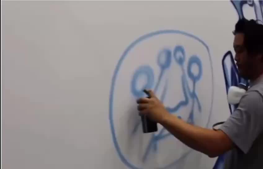 Художник, разрисовавший офис Facebook, стал миллионером благодаря акциям