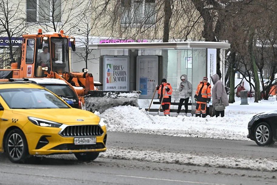 Стоимость поездки на такси в Москве сегодня днем выросла в среднем в 2 3 раза из за непогоды убедился корреспондент ТАСС Заказов больше чем машин Из за плохой погоды отмечается в приложении Яндекс go Подписаться на PRO transport