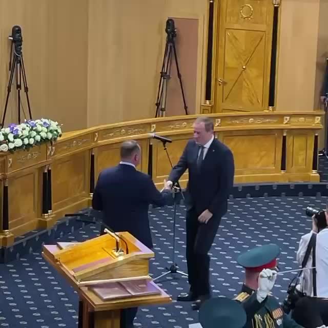 Александр Дрозденко официально вступает в должность губернатора Ленинградской области