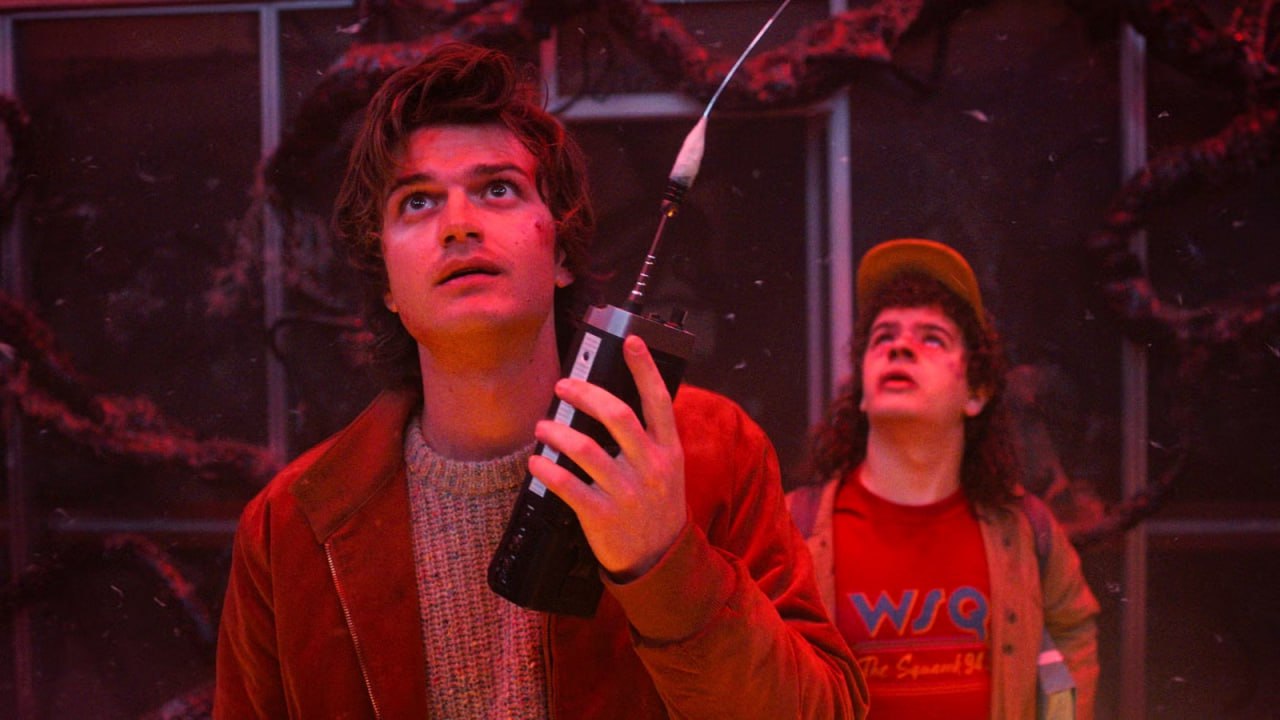 Netflix зафиксировал наибольшее число просмотров в Рождество за всю историю сервиса на фоне выхода новых серий Очень странных дел Они помогли пятому сезону набрать в общей сложности 34 5 миллиона просмотров за неделю с 22 по 28 декабря   dtf ru cinema 4576055