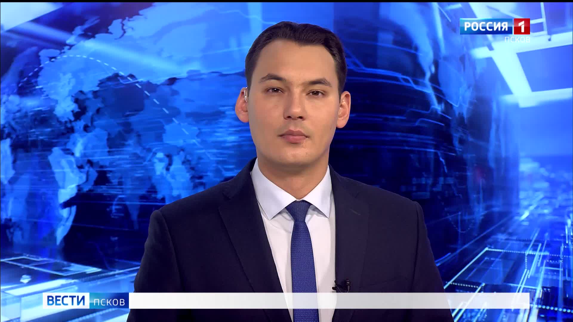 Небесные явления: алые зори в Москве и полярное сияние в Псковском районе