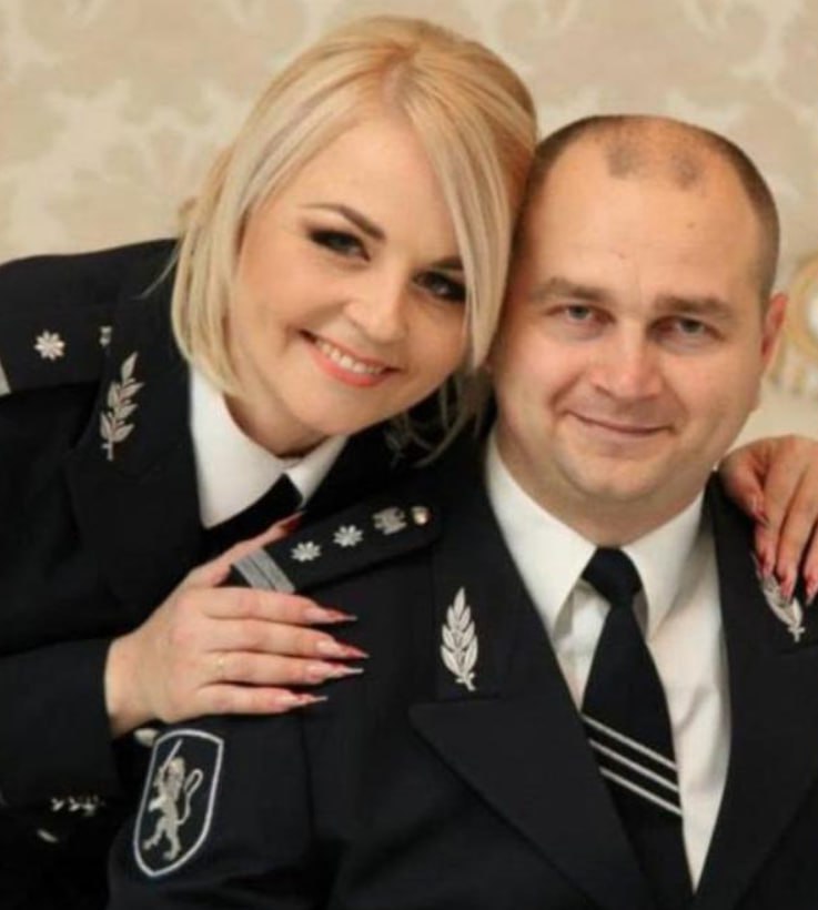 Крах TUX По стране прокатилась волна задержаний Прокуратура провела 28 обысков в рамках расследования дела о финансовой пирамиде Всего задержано семь человек среди них экс сотрудники МВД Валентин и Антонина Самоил Они пошли на сделку со следствием В октябре платформа TUX объявила своим вкладчикам что они обязаны внести еще по 100 USDT иначе потеряют свои сбережения В результате сотни людей лишились накоплений В полиции назвали эту ситуацию классической схемой развода от финансовой пирамиды она бы рухнула в любом случае ведь цель ее создателей вытягивать деньги из доверчивых вкладчиков Оборот TUX в Молдове составил около 48 млн евро